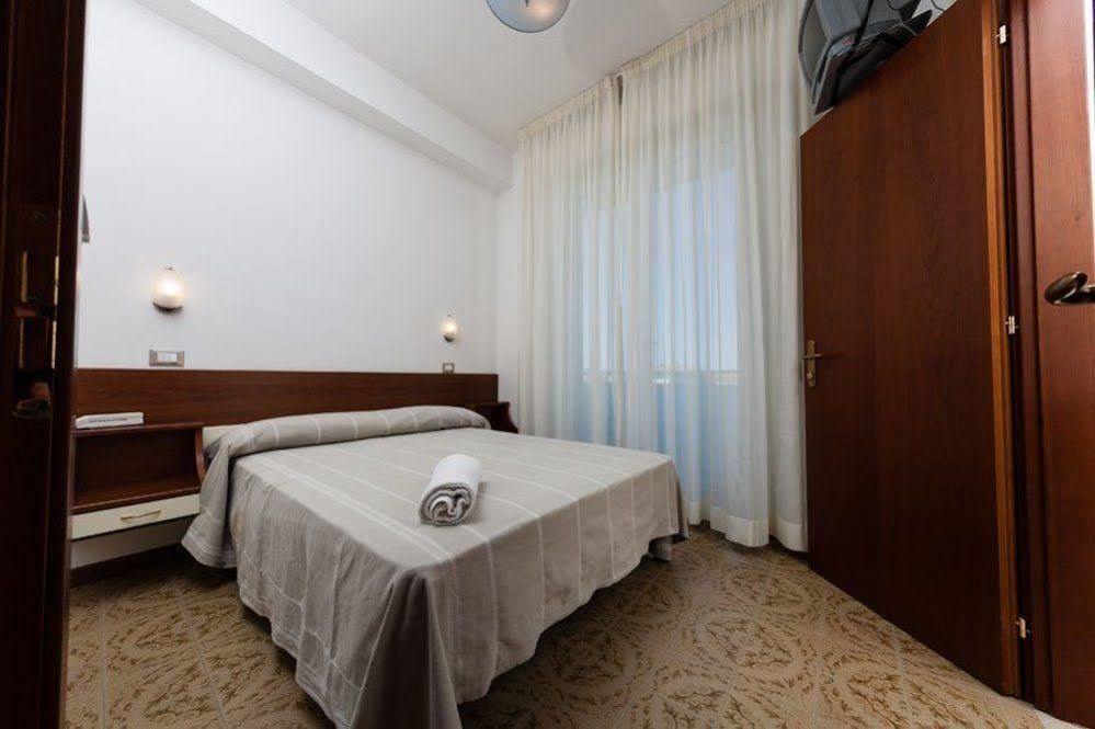 Hotel Sayonara Senigallia Luaran gambar